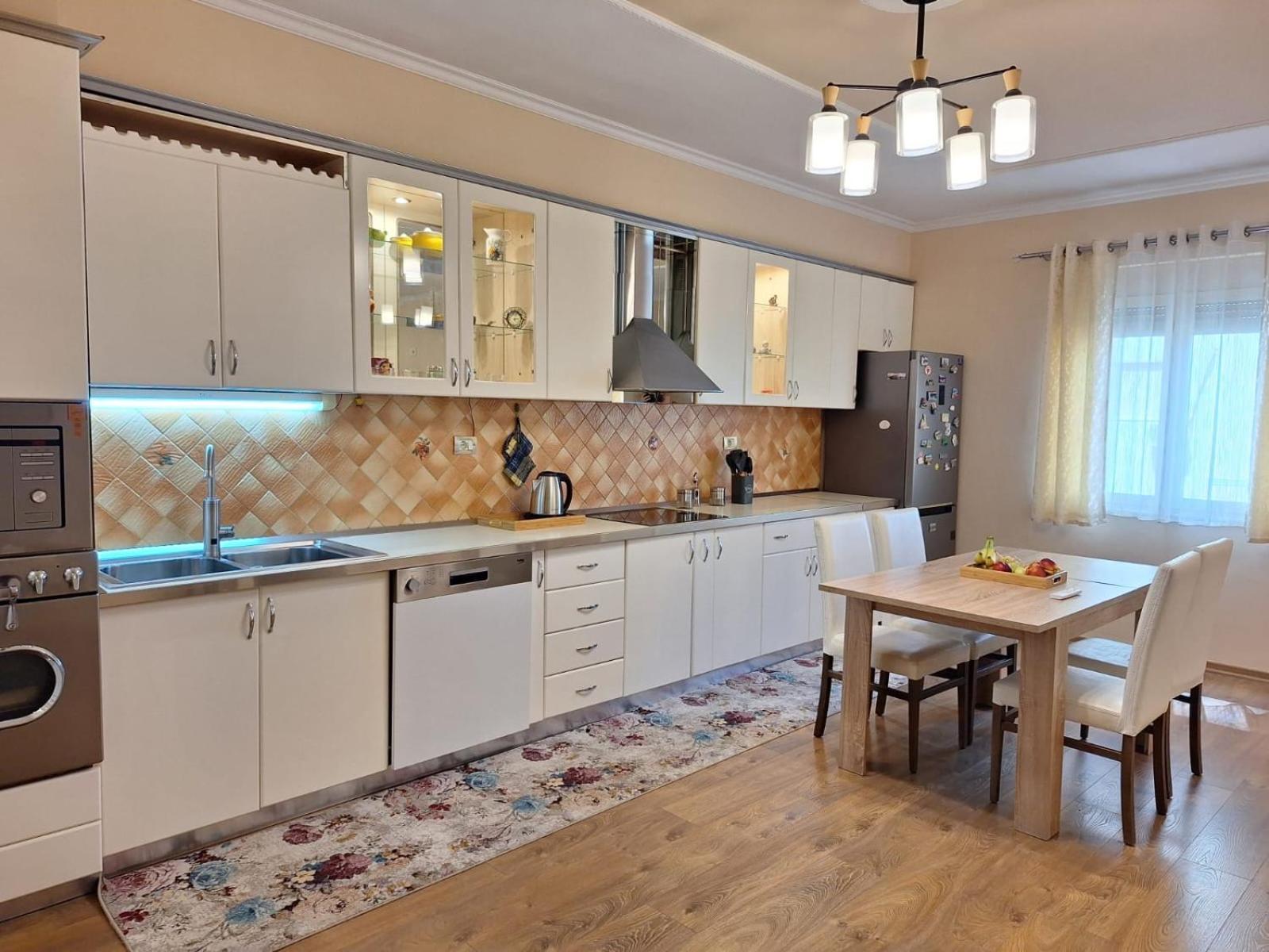 Alb Apartment *